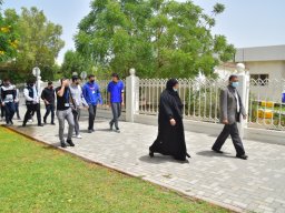 GR-12-Boys giving donation at Sharjah City for HumanitarianServices